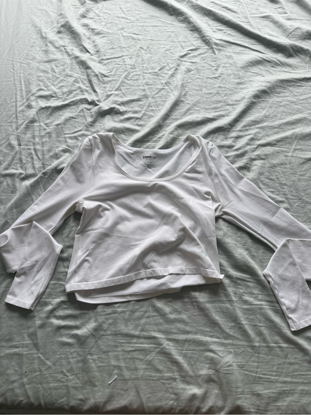 PacSun White Scoop Neck Long Sleeve Crop Top